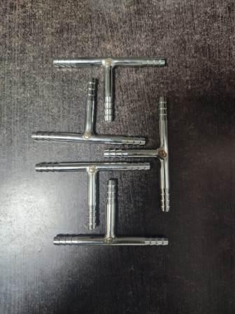 T connector with hose end